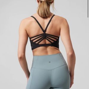 Athleta Elation Cropped Bra Top | Yoga Pilates Workout | M